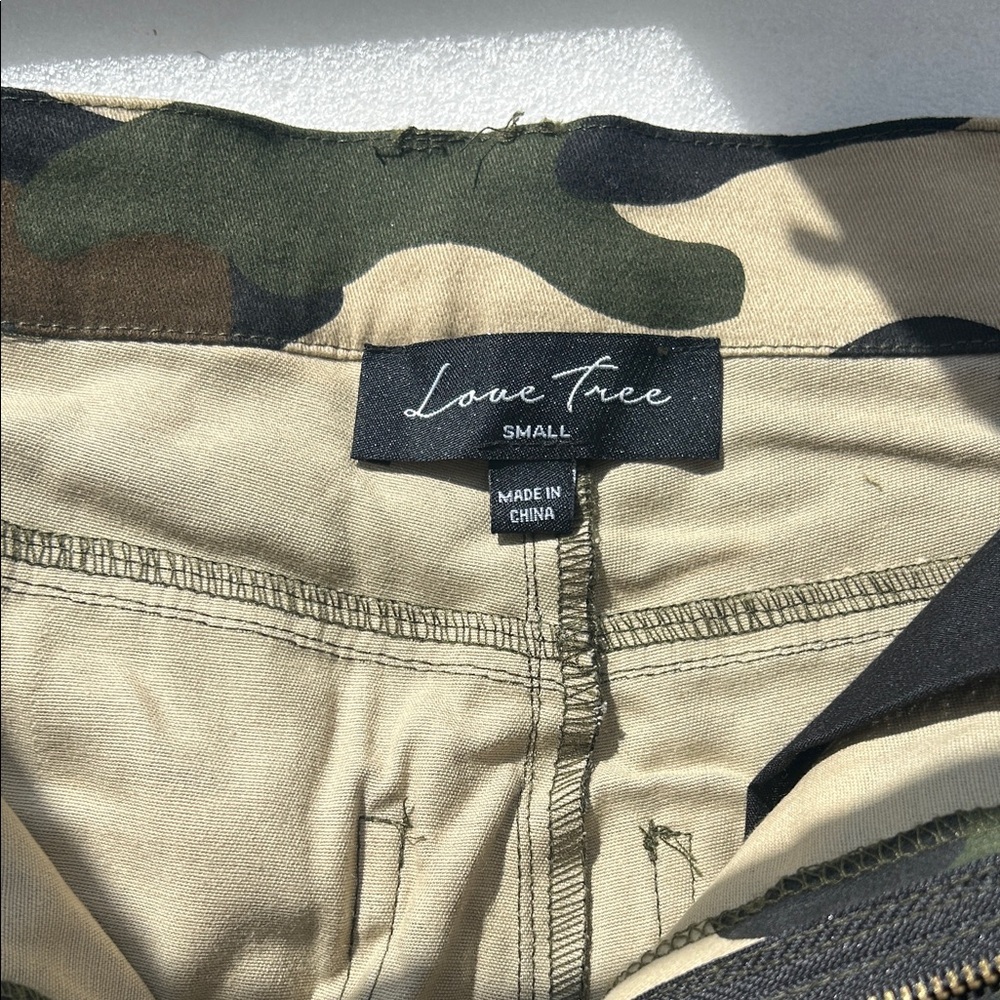 Love Tree Camo Trousers in Green and Tan